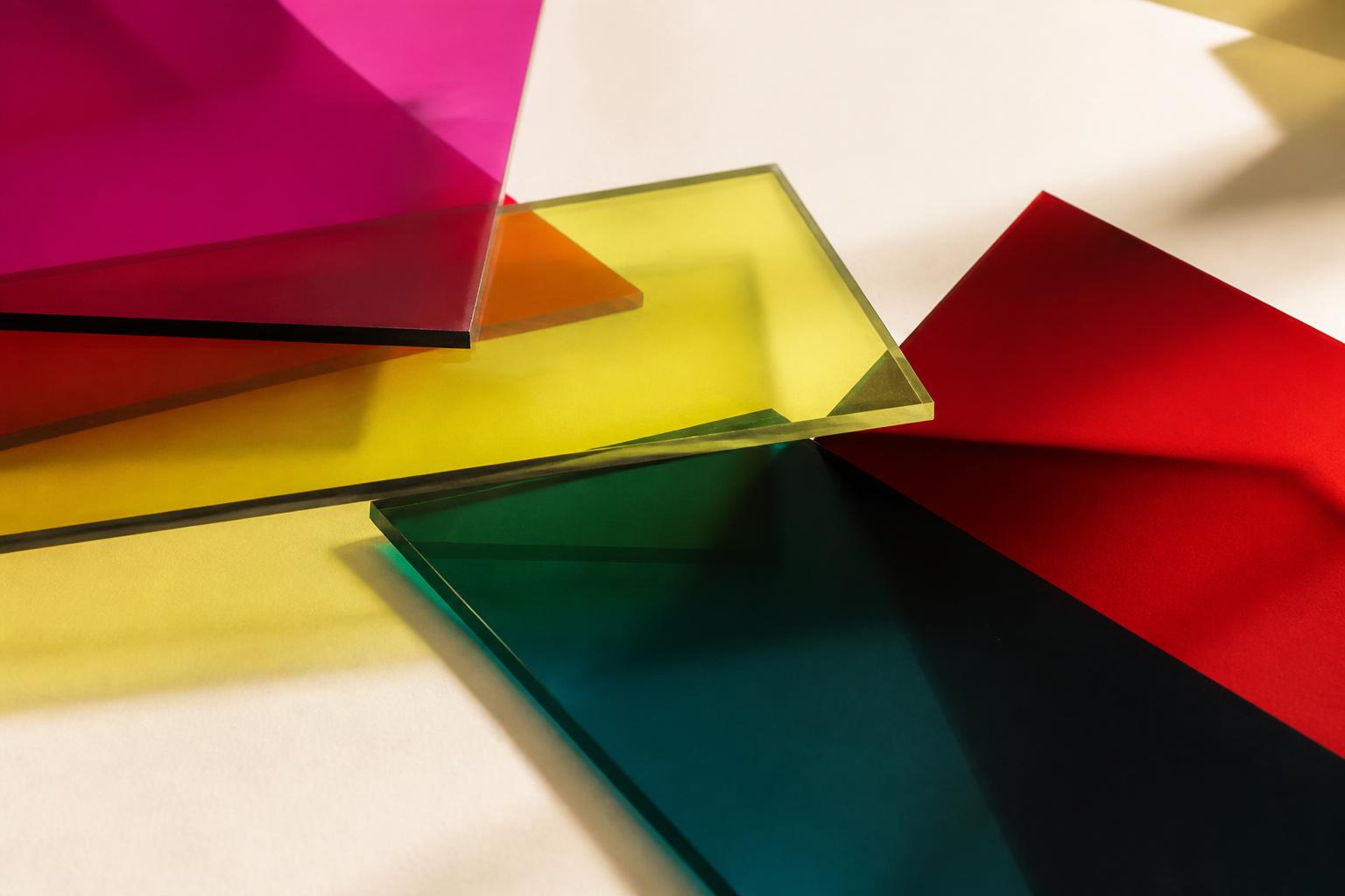 Layered colour planes in the P'Pool spectrum